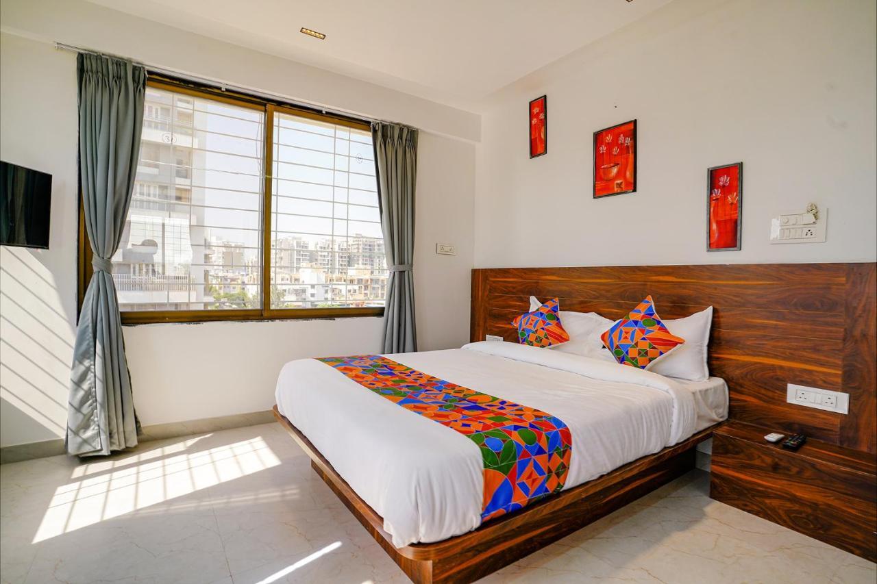 Fabhotel Crystal Inn - Nr Suvarndeep Chowk Pimpri-Chinchwad Exterior foto