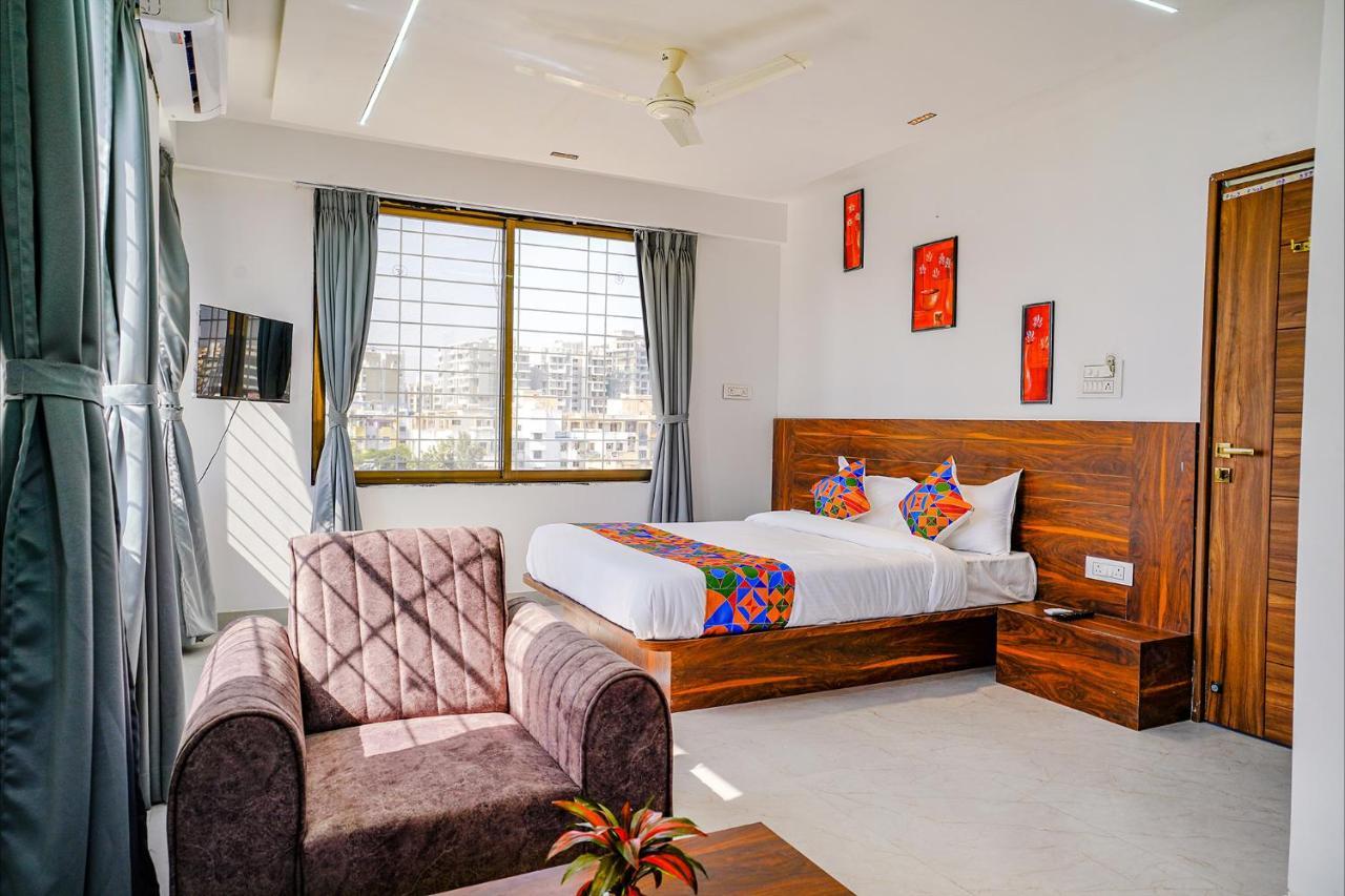 Fabhotel Crystal Inn - Nr Suvarndeep Chowk Pimpri-Chinchwad Exterior foto